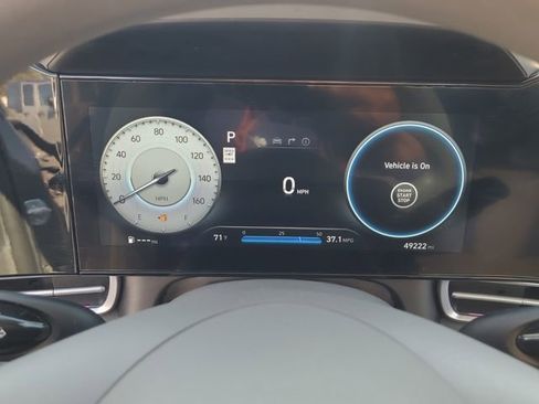 Used 2024 Hyundai Elantra SEL image 11