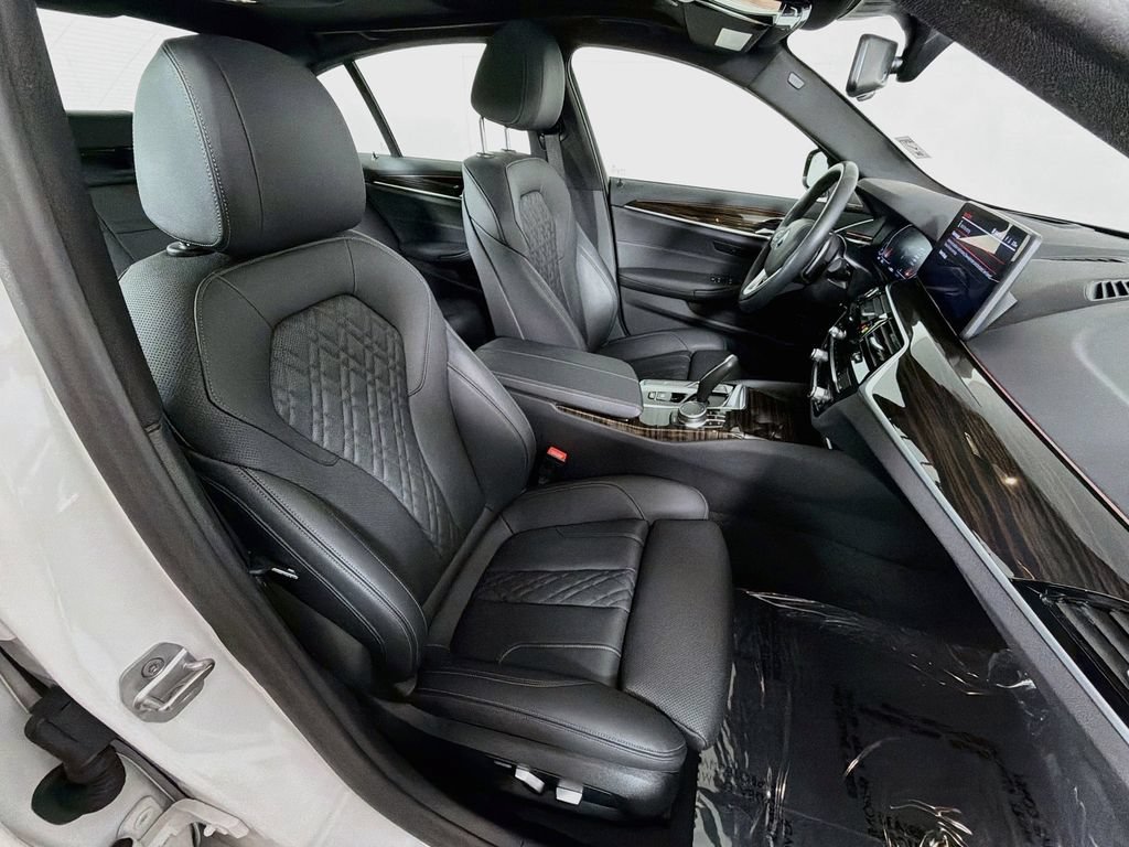 Used 2023 BMW 530i xDrive w/ Premium Package AWD/4WD image 29