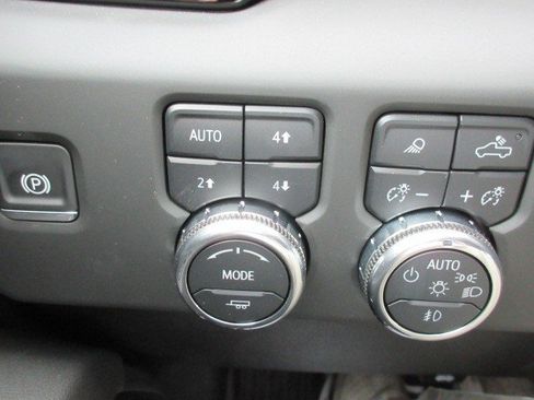 New 2025 GMC Sierra 2500 AT4 image 26