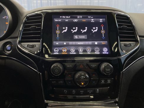 Used 2019 Jeep Grand Cherokee Limited w/ Luxury Group II image 17