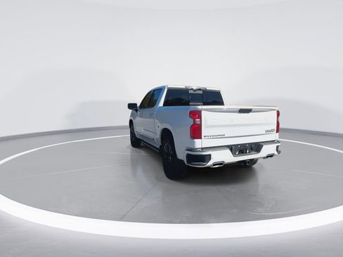 Used 2023 Chevrolet Silverado 1500 High Country w/ High Country Premium Package image 9