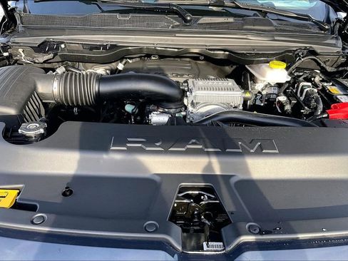 New 2026 RAM 1500 Laramie AWD/4WD image 11