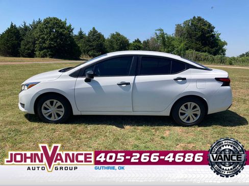 Used 2023 Nissan Versa S FWD image 2