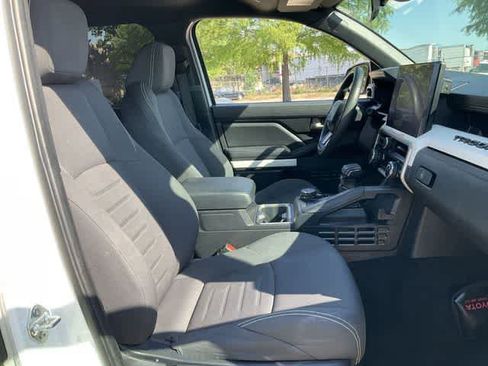 Used 2024 Toyota Tacoma 4x4 Double Cab image 18