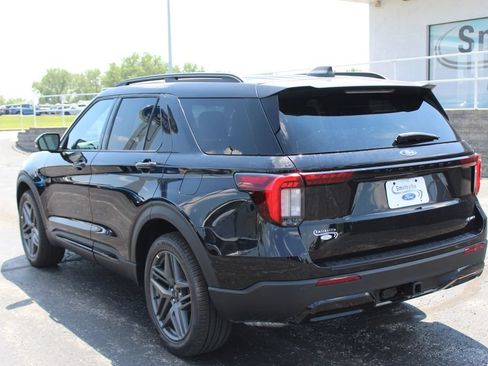 New 2026 Ford Explorer ST-Line w/ ST-Line Street Pack AWD/4WD image 4