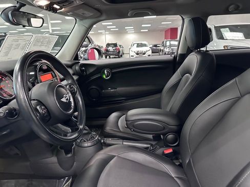 Used 2016 MINI Cooper 2-Door Hardtop image 16