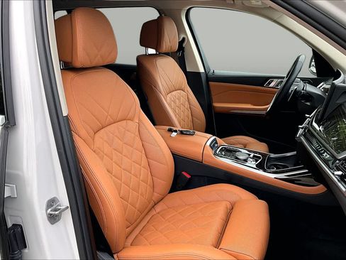Certified 2024 BMW X7 xDrive40i AWD/4WD image 8