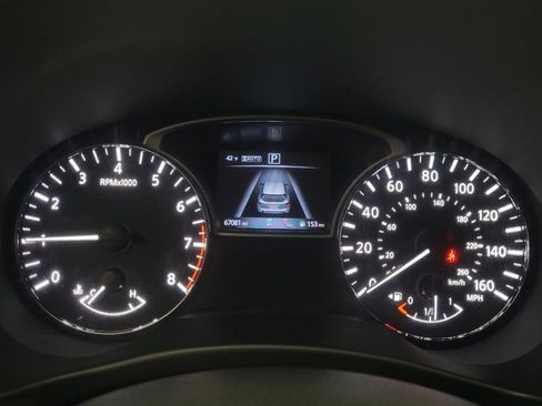 Used 2020 Nissan Pathfinder SV image 23