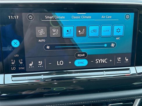 Used 2025 Volkswagen Atlas SE image 15