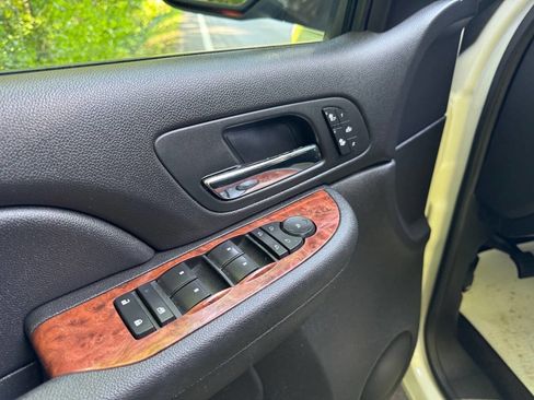 Used 2008 Chevrolet Avalanche LTZ w/ LTZ Preferred Equipment Group image 13