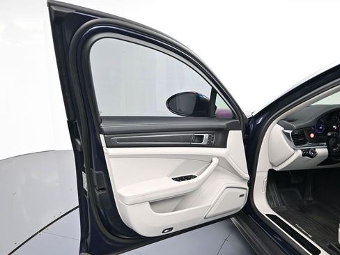 Certified 2023 Porsche Panamera 4 Platinum Edition image 16