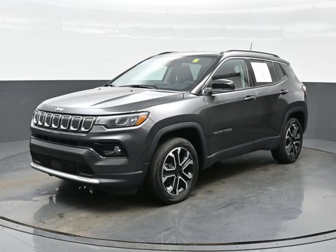 Used 2022 Jeep Compass Limited AWD/4WD image 2