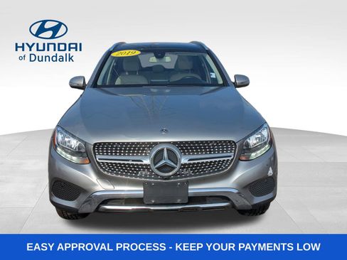 Used 2019 Mercedes-Benz GLC 300 4MATIC w/ Premium Package image 2