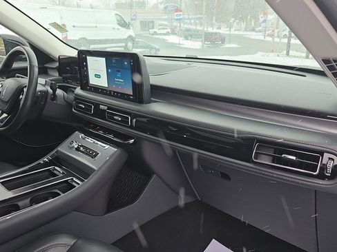 Used 2025 Lincoln Aviator AWD image 42