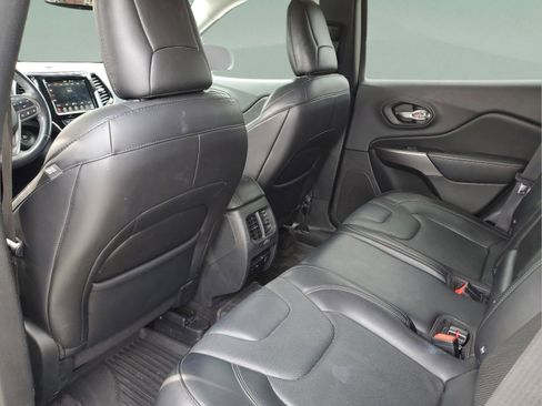Used 2019 Jeep Cherokee Limited w/ Technology Group AWD/4WD image 5