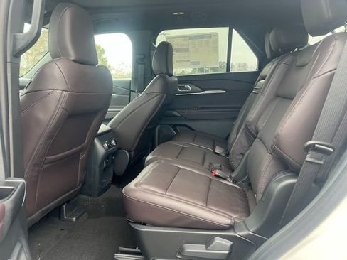 New 2026 Ford Explorer Platinum AWD/4WD image 5