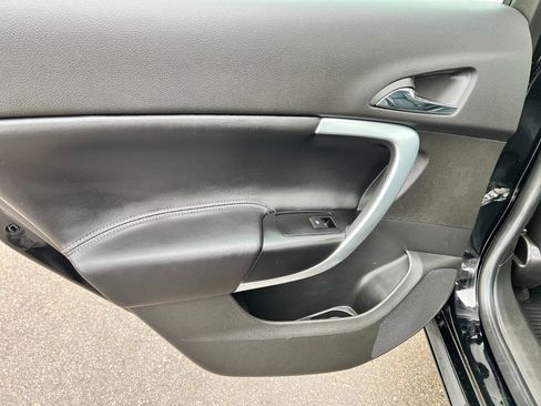 Used 2015 Buick Regal image 18