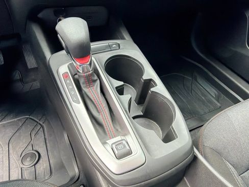 Used 2025 Chevrolet Trax RS FWD image 26