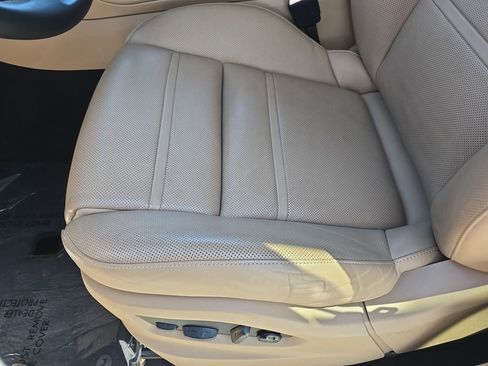 Certified 2023 Porsche Cayenne AWD/4WD image 33