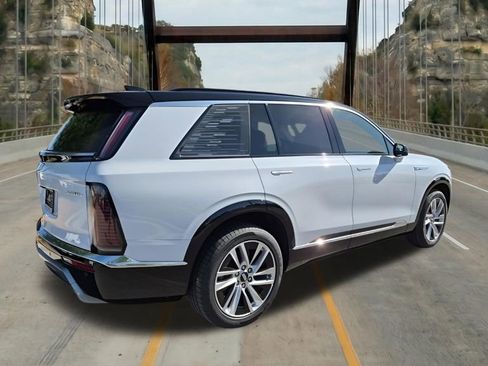 New 2026 Cadillac Vistiq Luxury AWD/4WD image 9