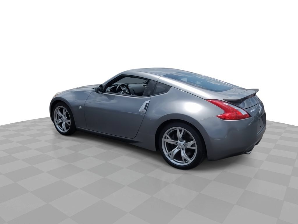 Used 2011 Nissan 370Z Coupe w/ Sport Pkg RWD image 6