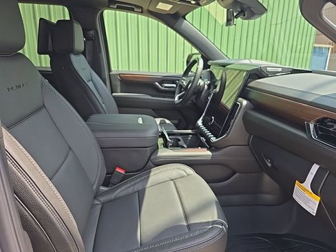 New 2026 GMC Yukon Denali AWD/4WD image 10