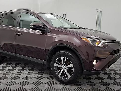 Used 2018 Toyota RAV4 XLE image 2