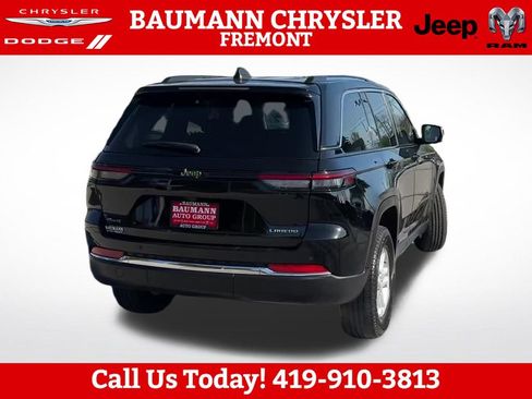 Used 2023 Jeep Grand Cherokee Laredo w/ Luxury Tech Group I AWD/4WD image 6