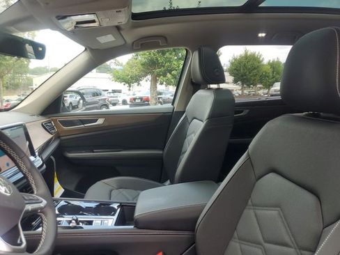 New 2026 Volkswagen Atlas SE image 18