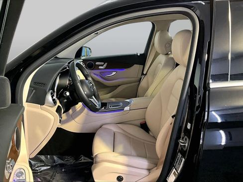 Certified 2022 Mercedes-Benz GLC 300 4MATIC image 9