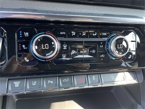 New 2025 GMC Sierra 2500 Denali w/ Denali Reserve Package image 18