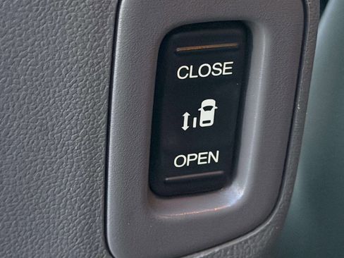 Used 2016 Honda Odyssey EX-L image 24