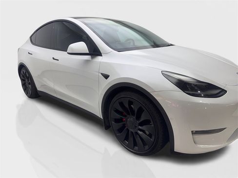 Used 2022 Tesla Model Y Performance image 12