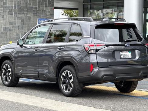Certified 2025 Subaru Forester Premium AWD/4WD image 6