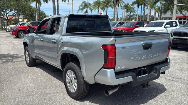 Used 2025 Toyota Tacoma SR5 AWD/4WD image 5