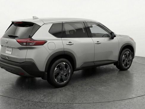 Used 2025 Nissan Rogue SV image 9
