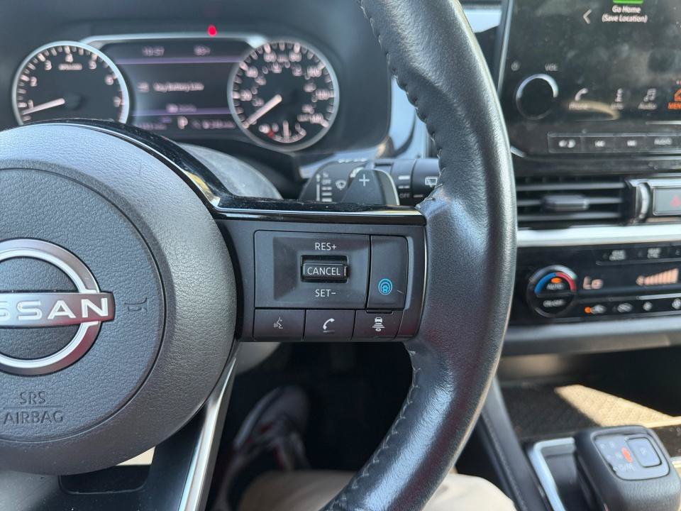 Used 2022 Nissan Pathfinder SL AWD/4WD image 19