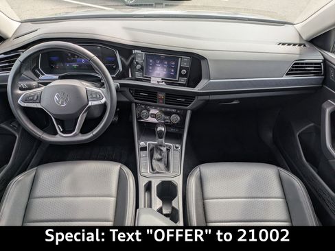 Used 2024 Volkswagen Jetta SE image 13
