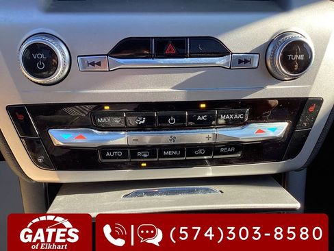 Used 2022 Ford Explorer XLT w/ Equipment Group 202A image 23