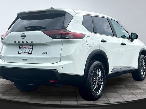 Used 2025 Nissan Rogue S AWD/4WD image 6