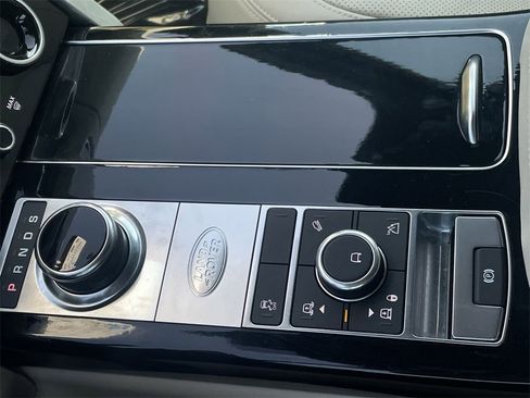 Used 2020 Land Rover Range Rover Long Wheelbase HSE image 28