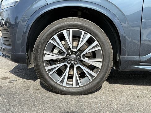 Used 2022 Volvo XC90 T6 Momentum w/ Climate Package image 8