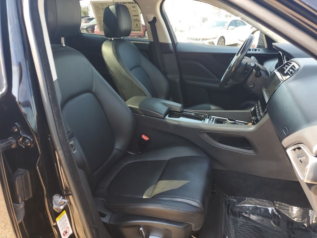 Used 2019 Jaguar F-PACE Premium AWD/4WD image 44
