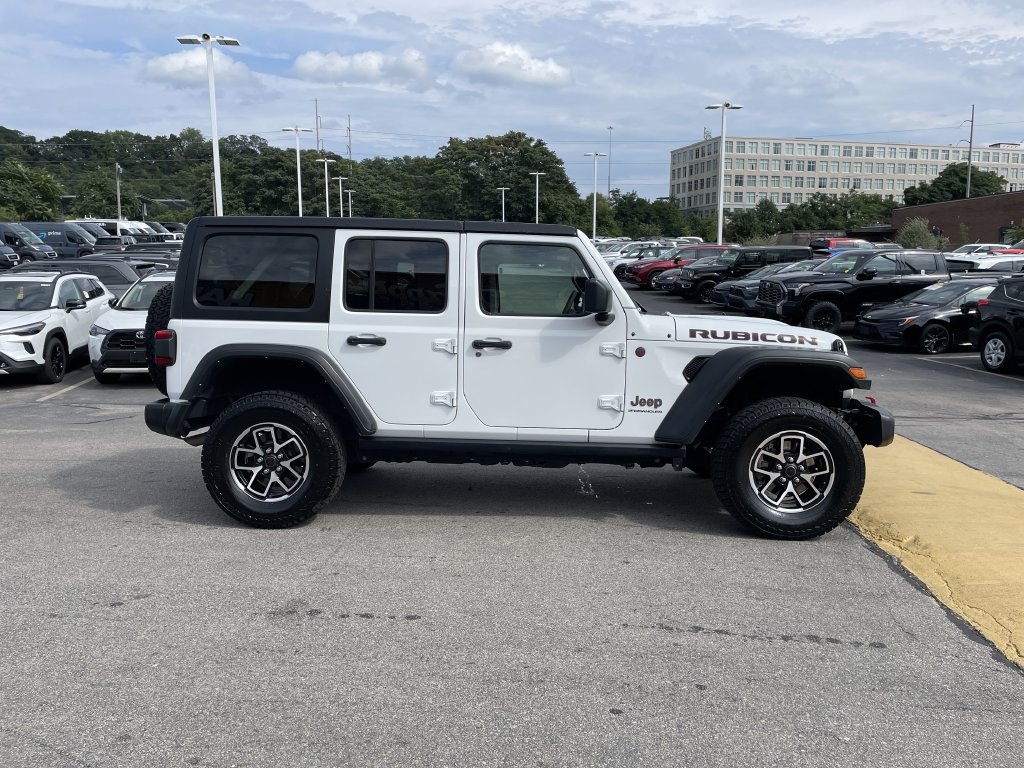 Used 2024 Jeep Wrangler Unlimited Rubicon AWD/4WD image 7
