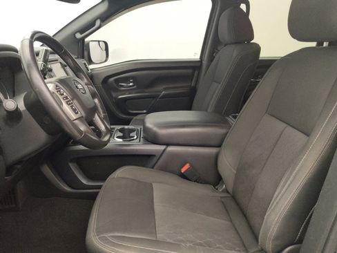 Used 2018 Nissan Titan SV w/ SV Convenience Package image 17