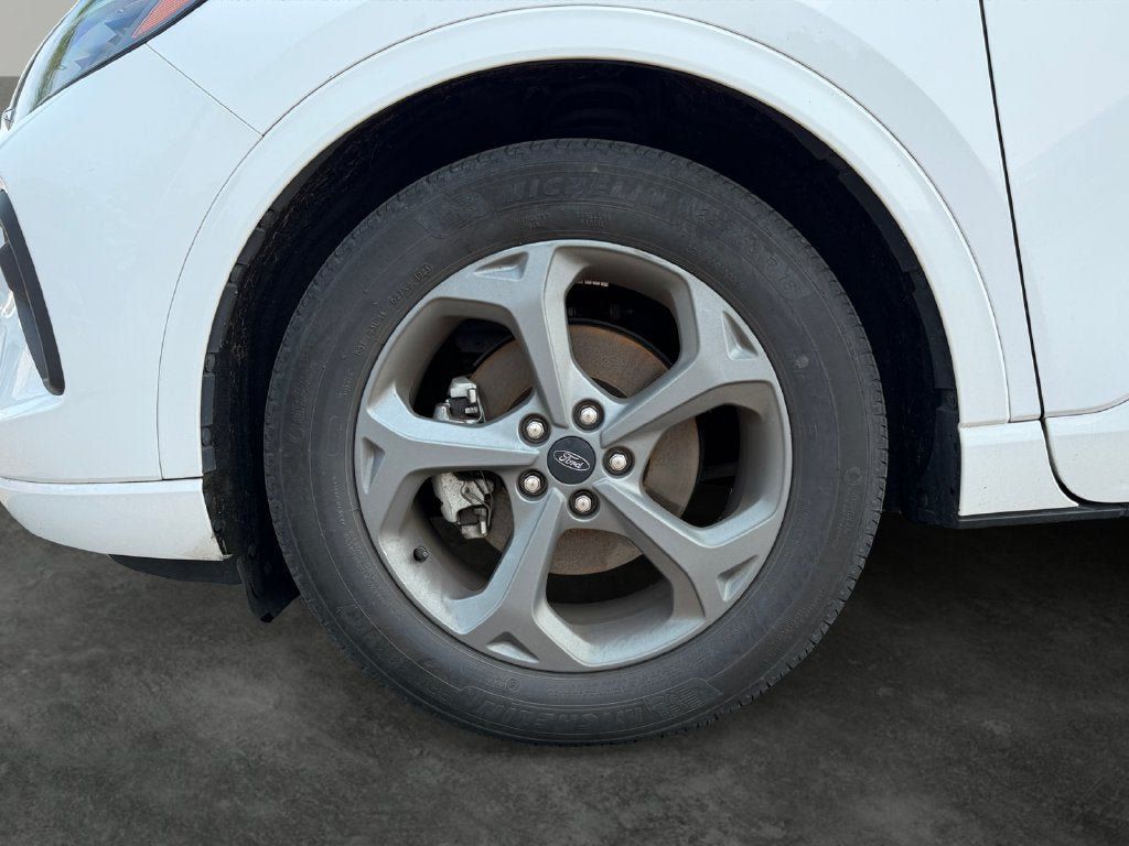 Used 2023 Ford Escape ST-Line FWD image 5