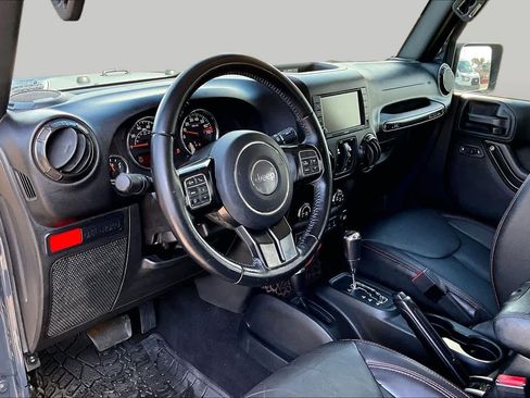 Used 2018 Jeep Wrangler Unlimited Rubicon AWD/4WD image 18