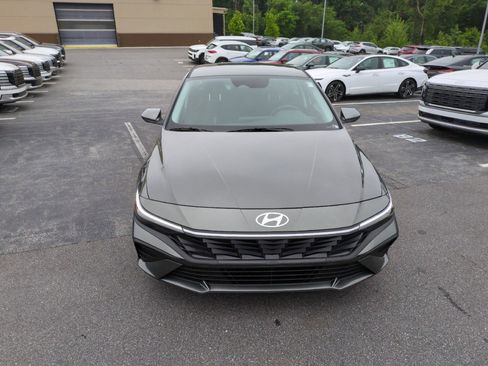 New 2026 Hyundai Elantra Hybrid FWD image 2