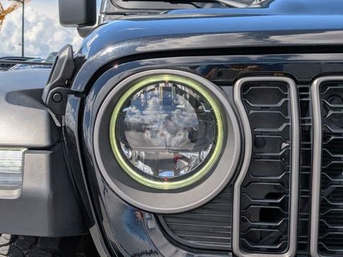 Used 2025 Jeep Wrangler Unlimited Rubicon AWD/4WD image 10