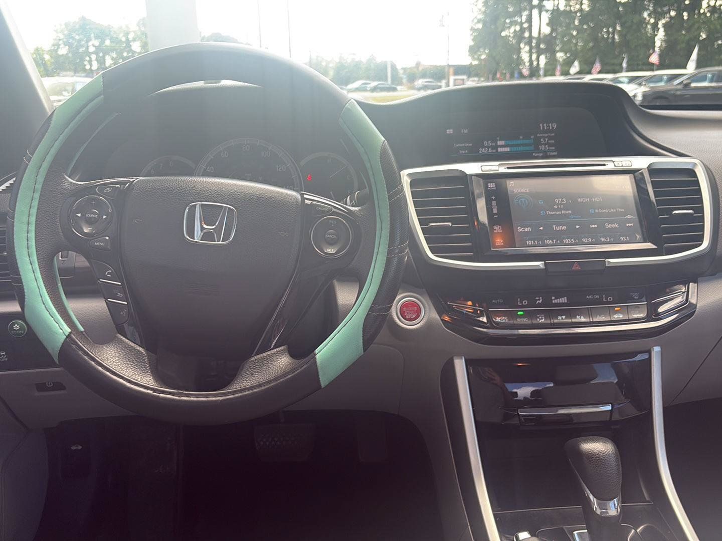 Used 2017 Honda Accord EX image 20